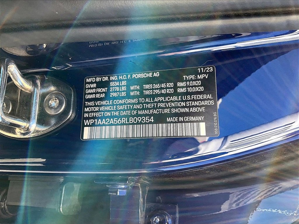 Used 2024 Porsche Macan Turbo image 26