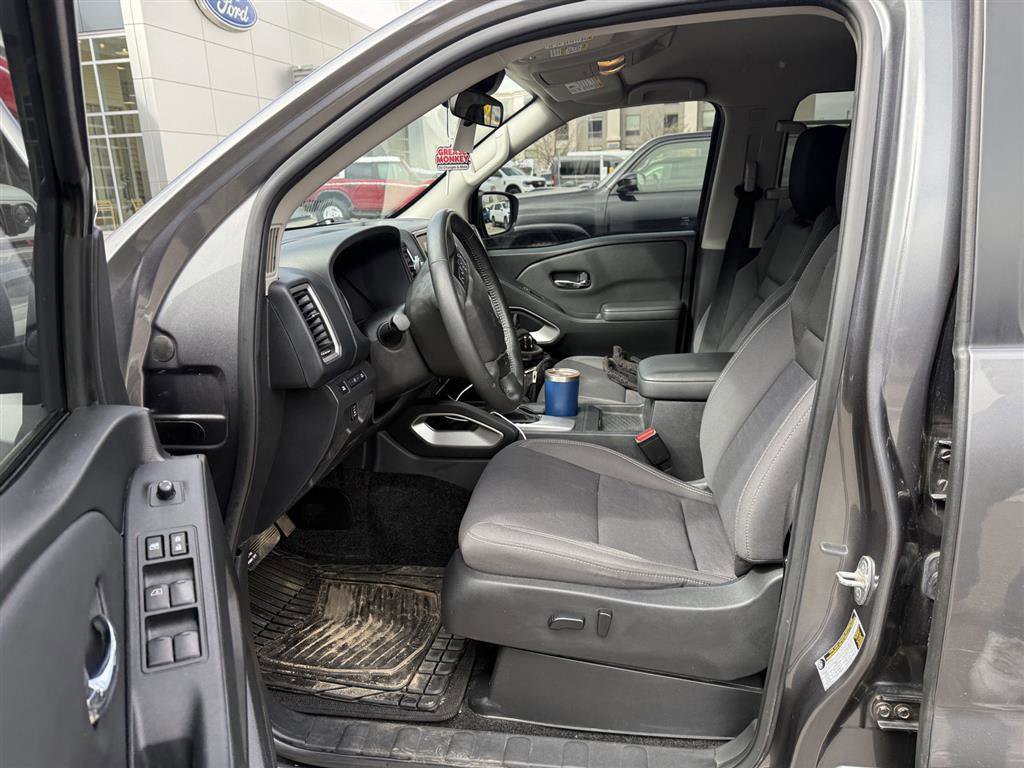 Used 2022 Nissan Frontier SV image 12