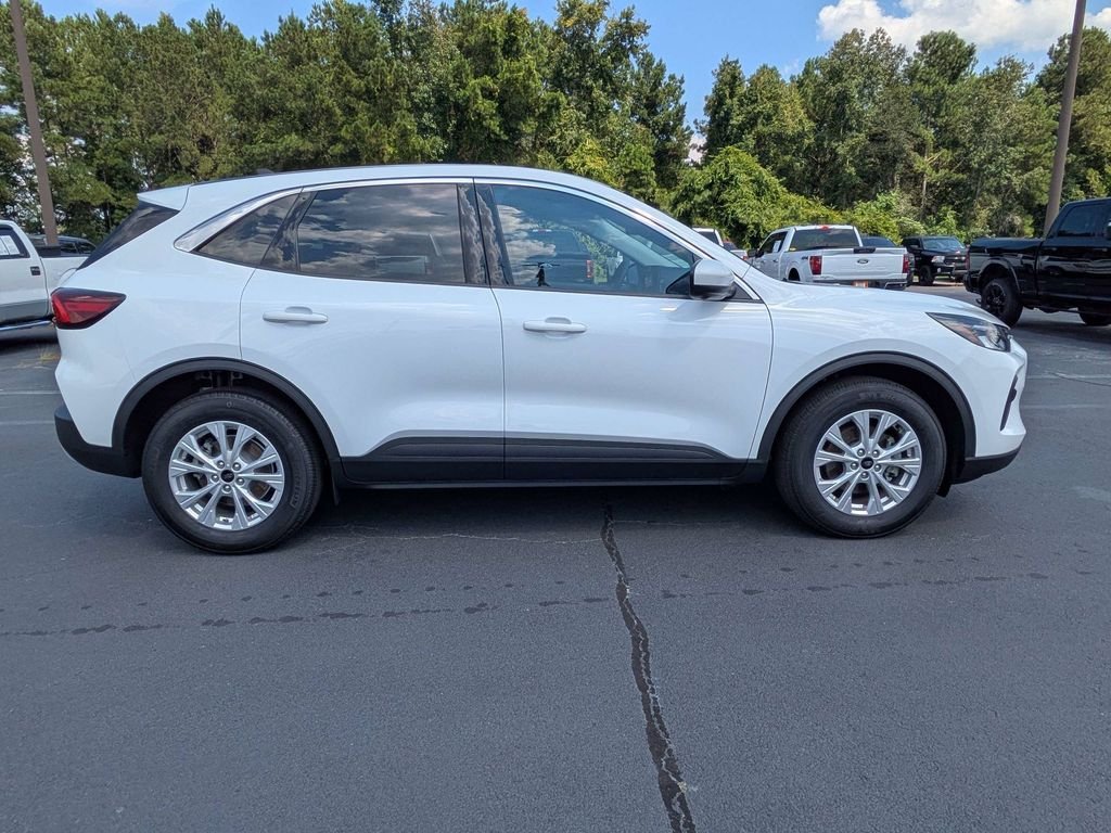 Used 2024 Ford Escape Active w/ Tech Pack #2 FWD image 3