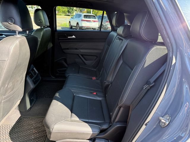 Used 2023 Volkswagen Atlas Cross Sport SEL R-Line AWD/4WD image 16