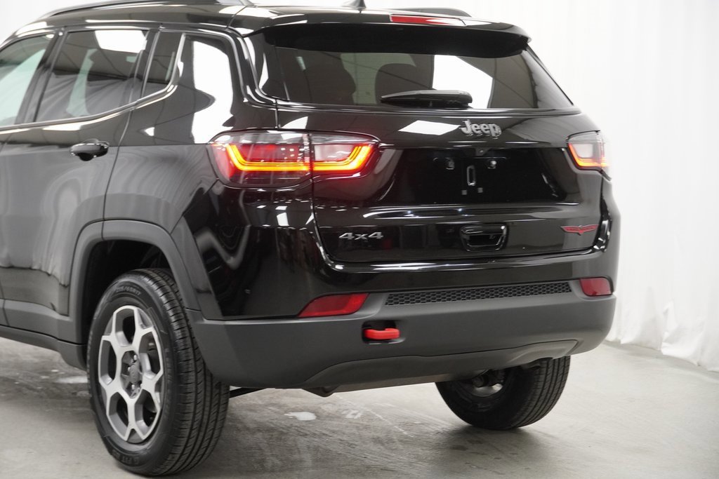 Certified 2022 Jeep Compass Trailhawk w/ Trailhawk Elite Group image 16