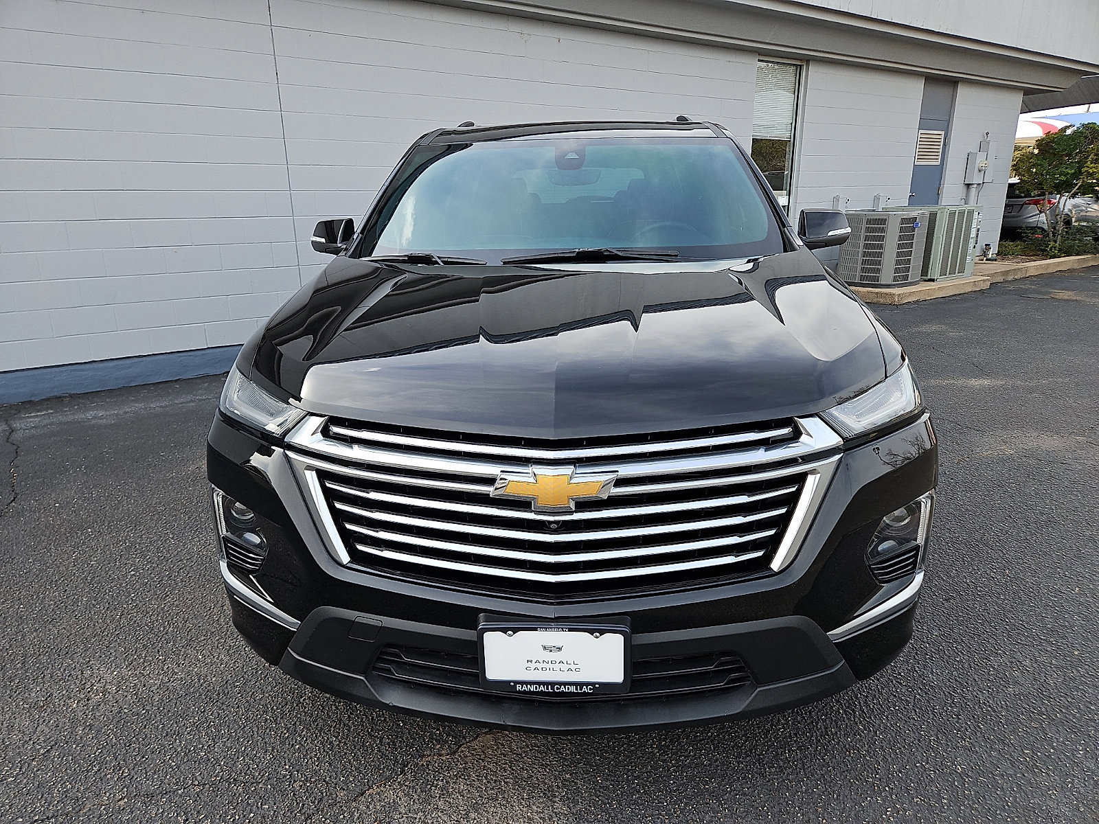 Used 2023 Chevrolet Traverse Premier image 6