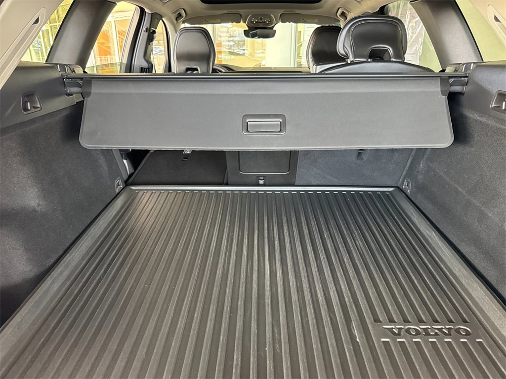 Certified 2023 Volvo XC60 B5 Core w/ Climate Package image 14
