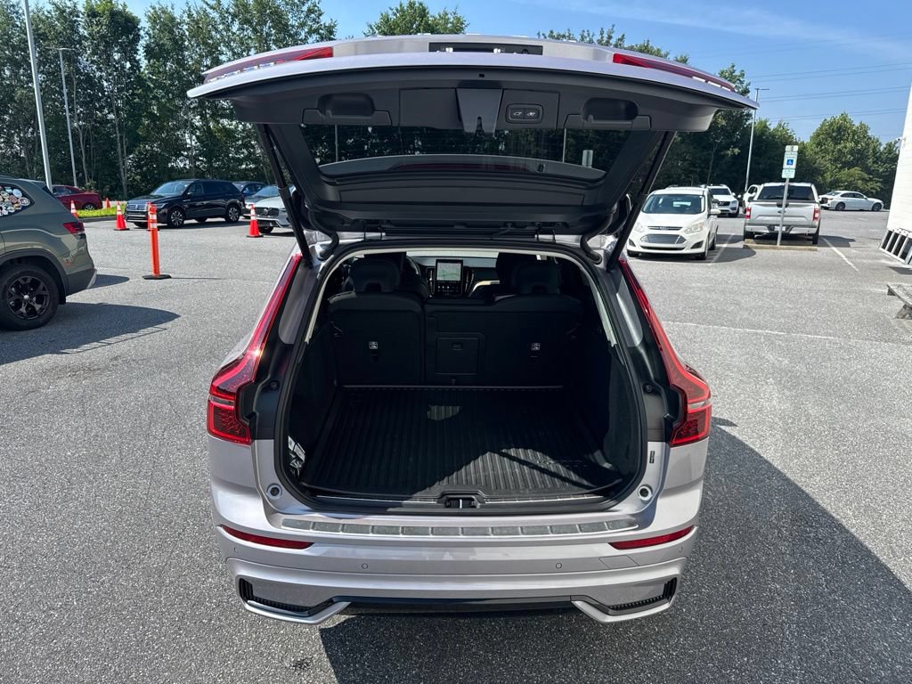 Used 2026 Volvo XC60 B5 Plus w/ Protection Package Premier AWD/4WD image 10