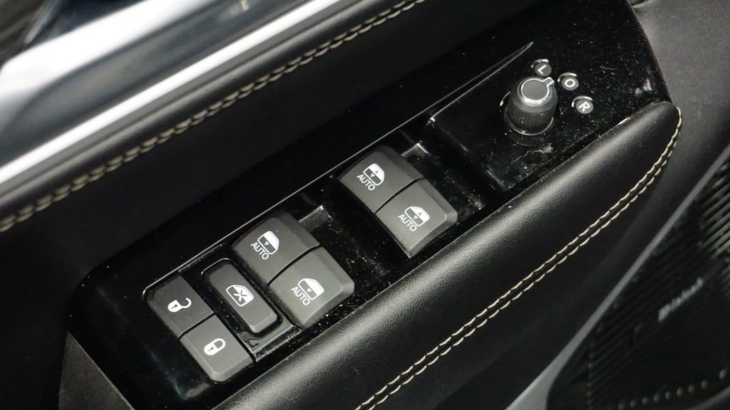 Used 2023 Jeep Wagoneer Series III w/ Premium Group I image 25