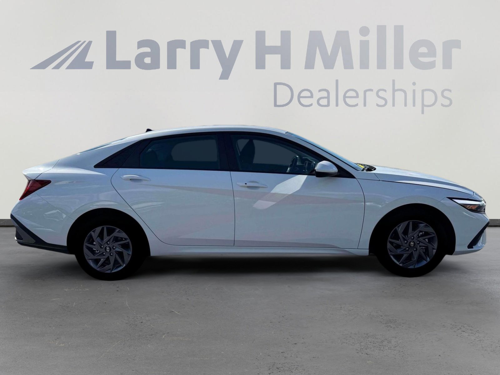 New 2026 Hyundai Elantra Blue image 9