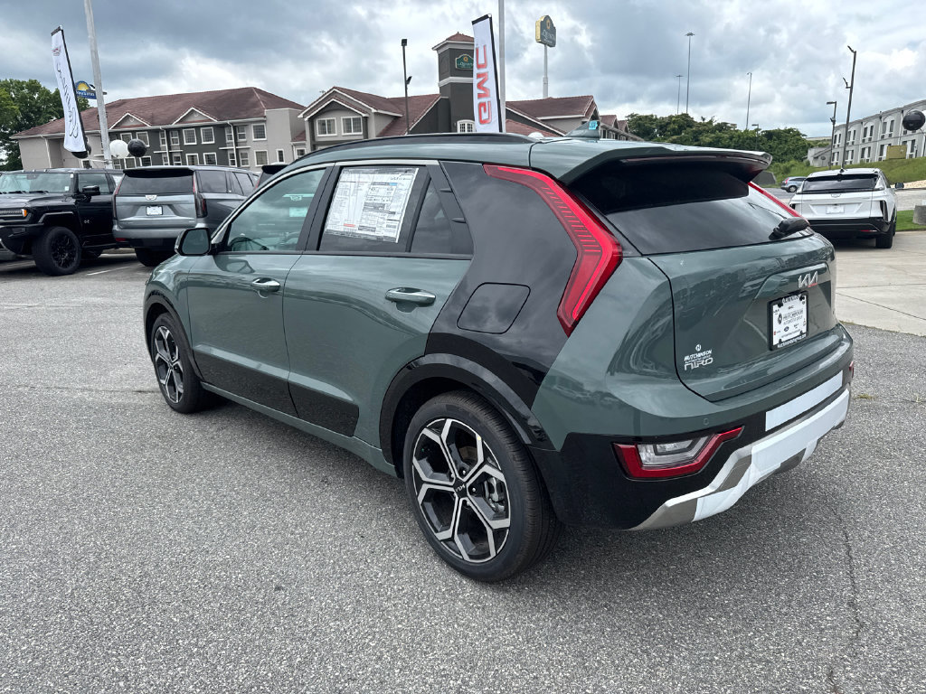 New 2025 Kia Niro SX Touring FWD image 5