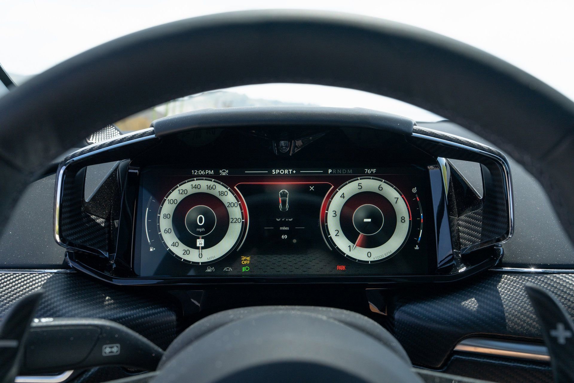 Used 2026 Aston Martin Vanquish RWD image 13