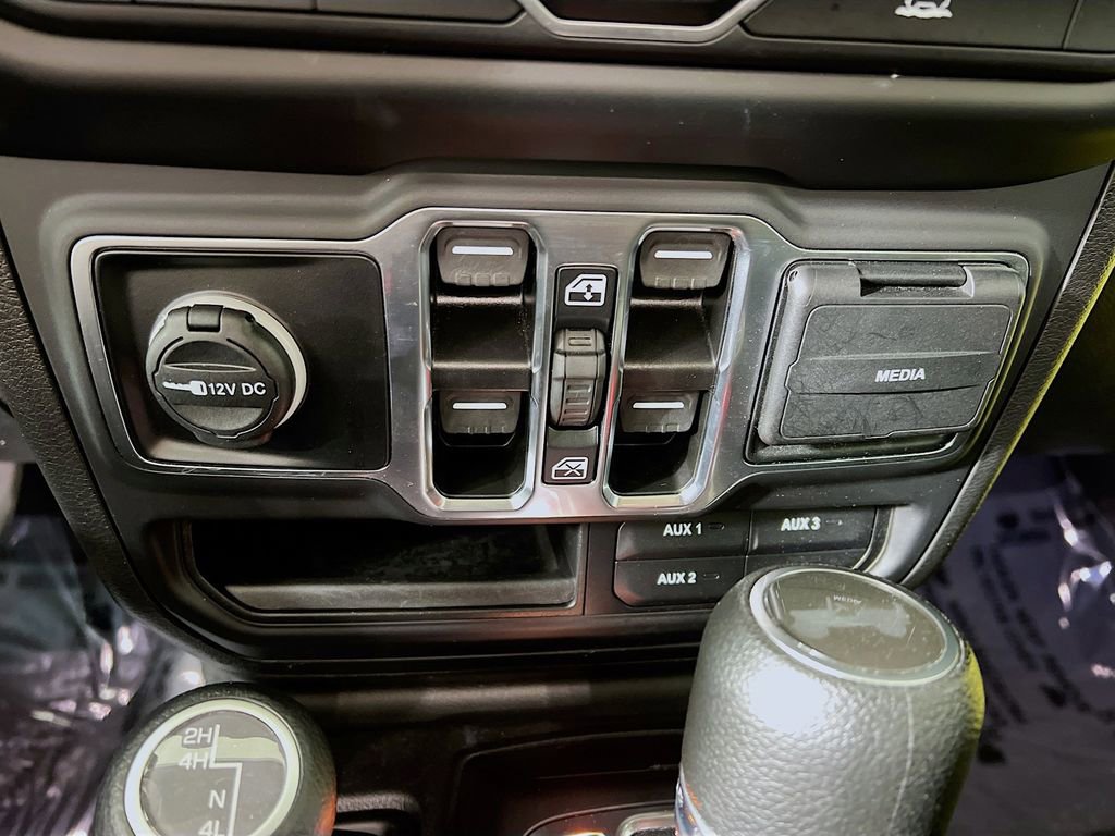 Used 2023 Jeep Wrangler Unlimited Sport AWD/4WD image 35