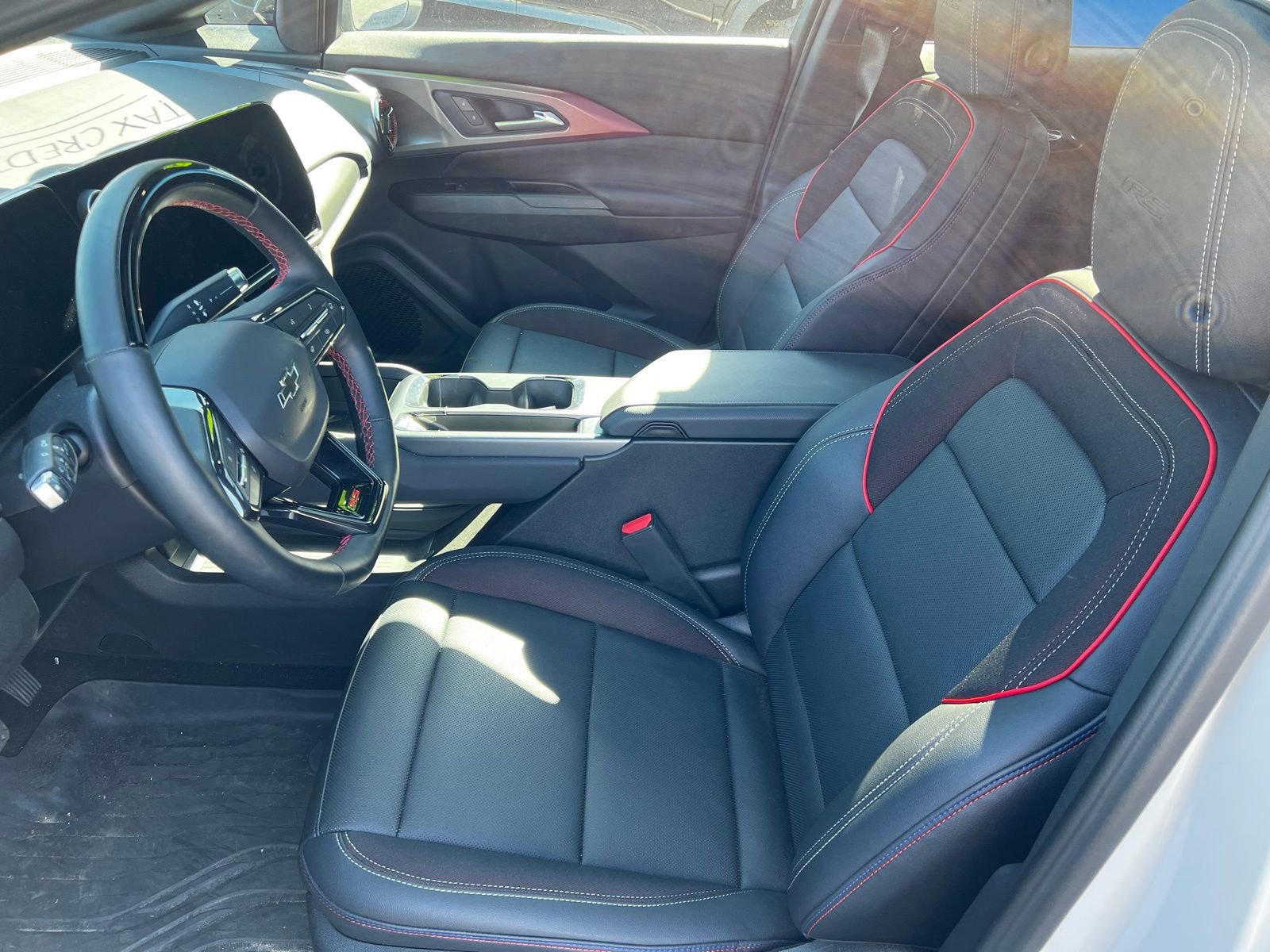 Used 2025 Chevrolet Equinox EV RS image 13