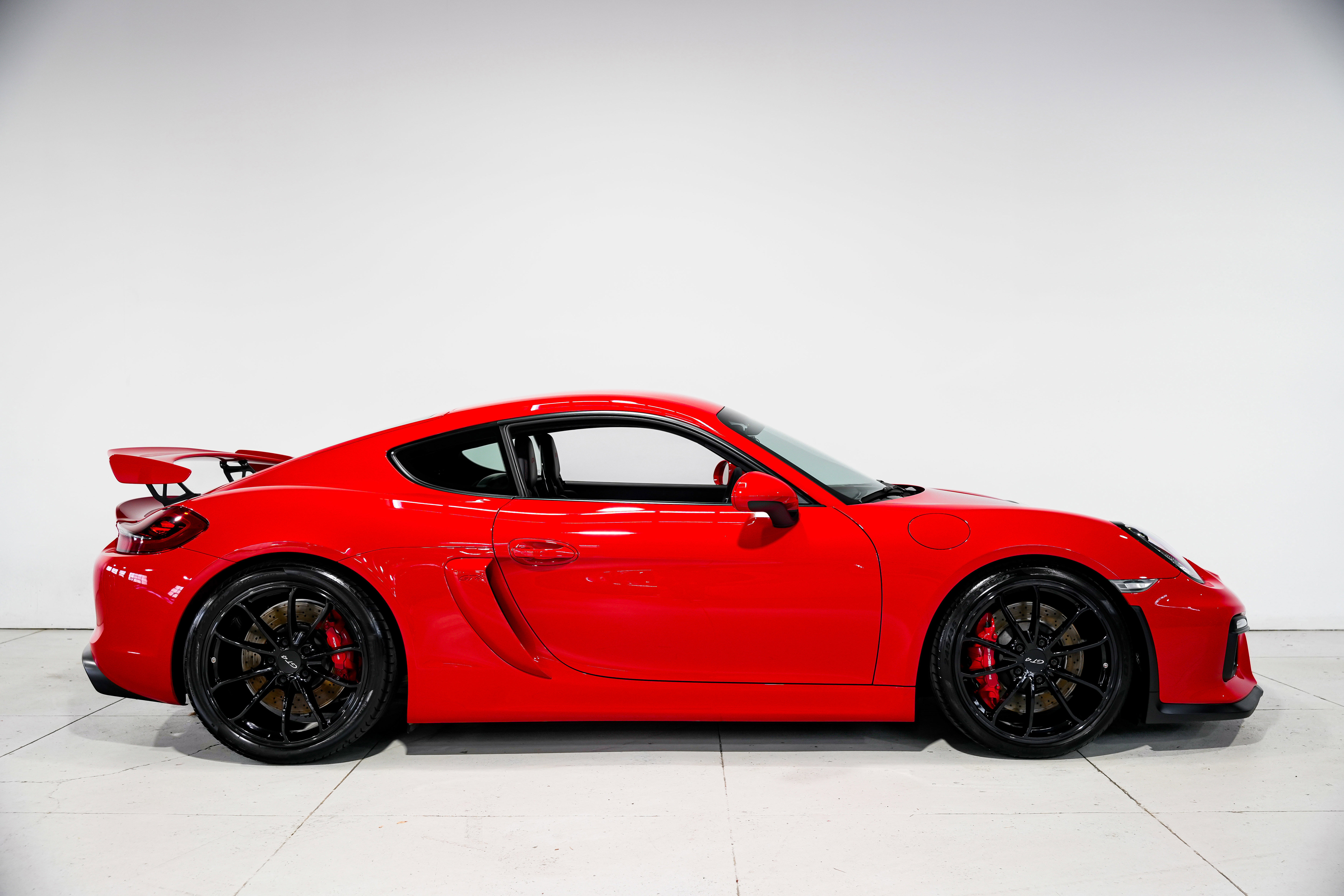 Used 2016 Porsche Cayman GT4 image 3