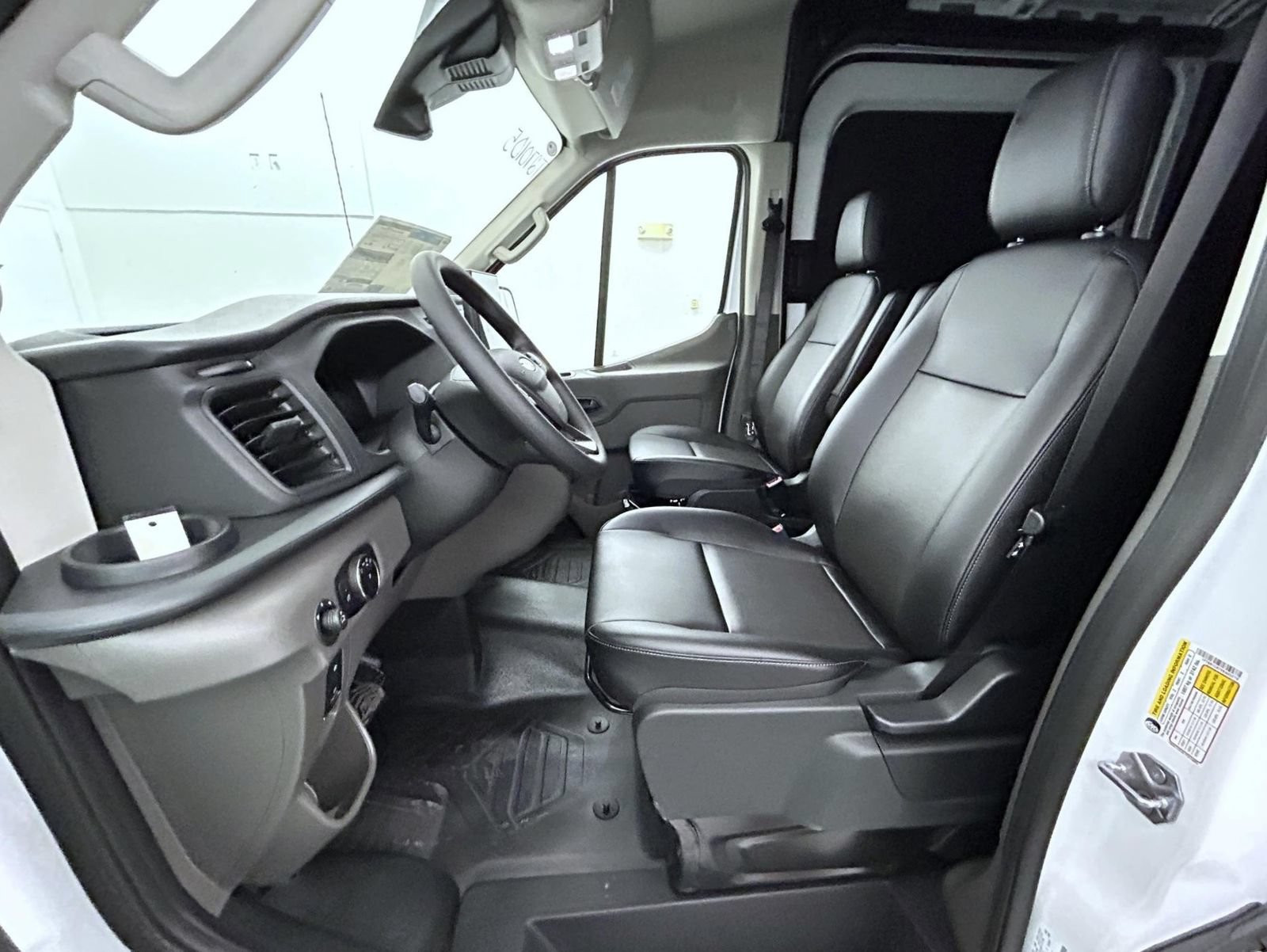 New 2027 Ford Transit 250 148 Medium Roof w/ Load Area Protection Package RWD image 10