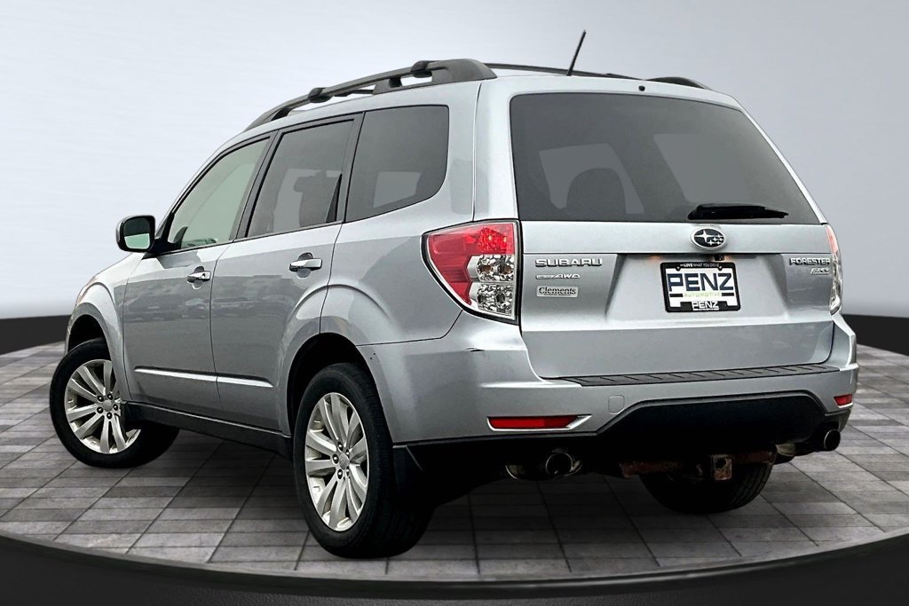 Used 2013 Subaru Forester 2.5X Premium w/ Popular Pkg 2 AWD/4WD image 4