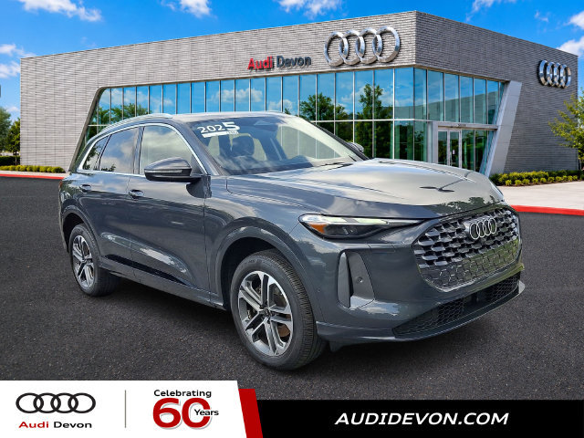 Certified 2025 Audi Q5 Premium w/ Convenience Package AWD/4WD image 1