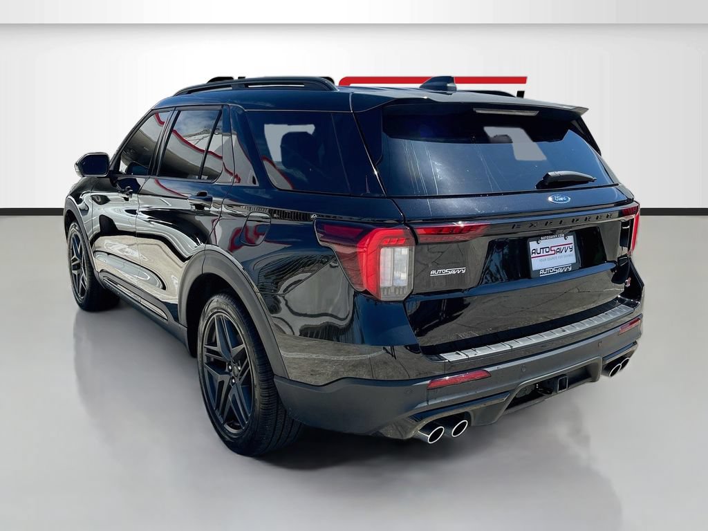 Used 2025 Ford Explorer ST AWD/4WD image 5