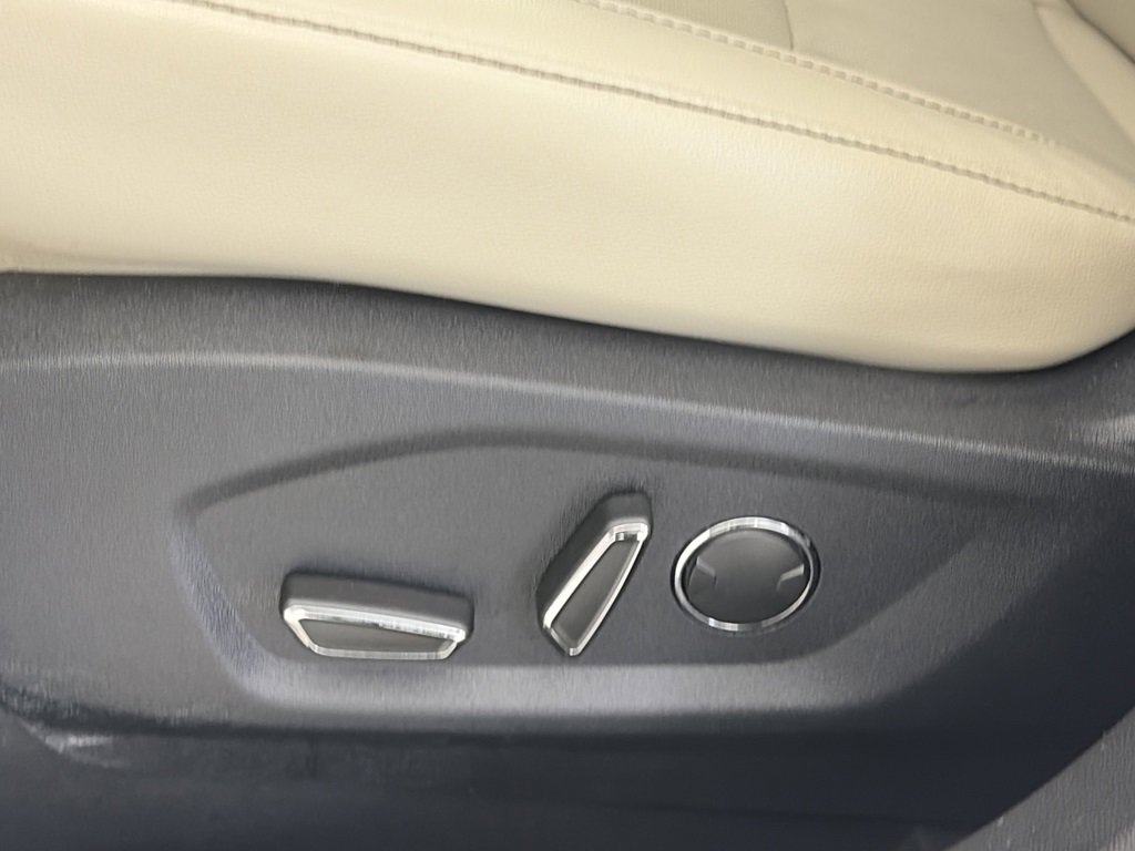 Used 2016 Ford Edge Titanium w/ Equipment Group 302A image 26