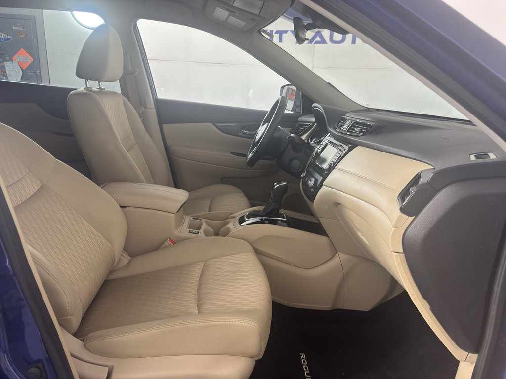 Used 2020 Nissan Rogue SV AWD/4WD image 42