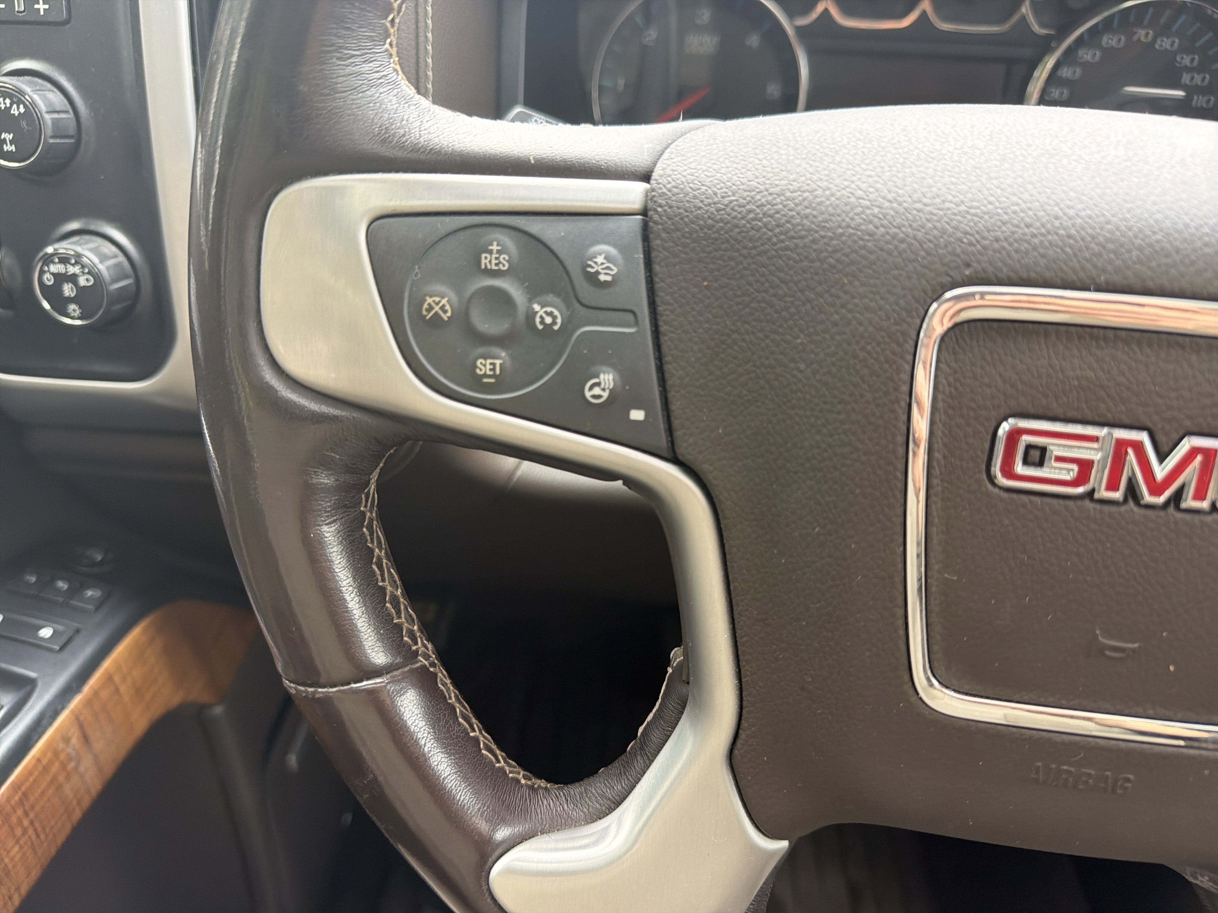 Used 2018 GMC Sierra 1500 SLT AWD/4WD image 19