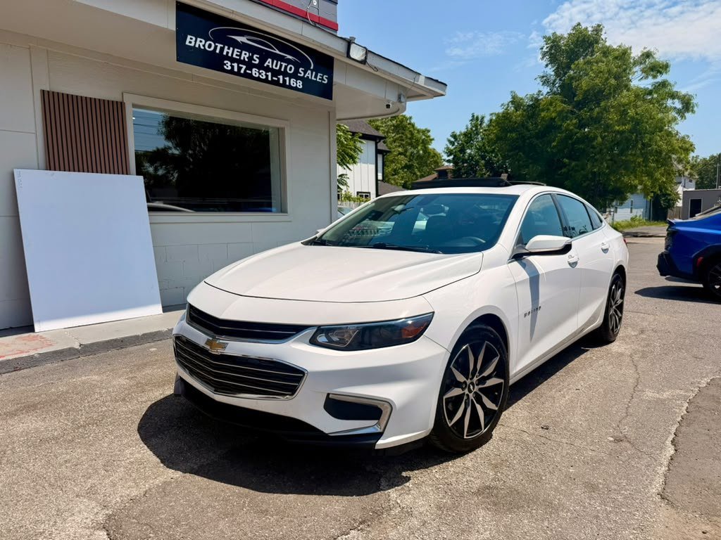 Used 2018 Chevrolet Malibu LT w/ Leather Package FWD image 1