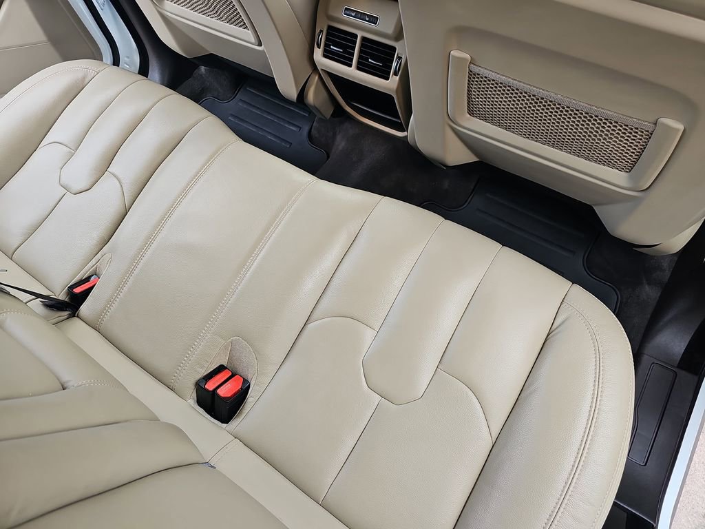 Used 2015 Land Rover Range Rover Evoque Pure Premium image 12