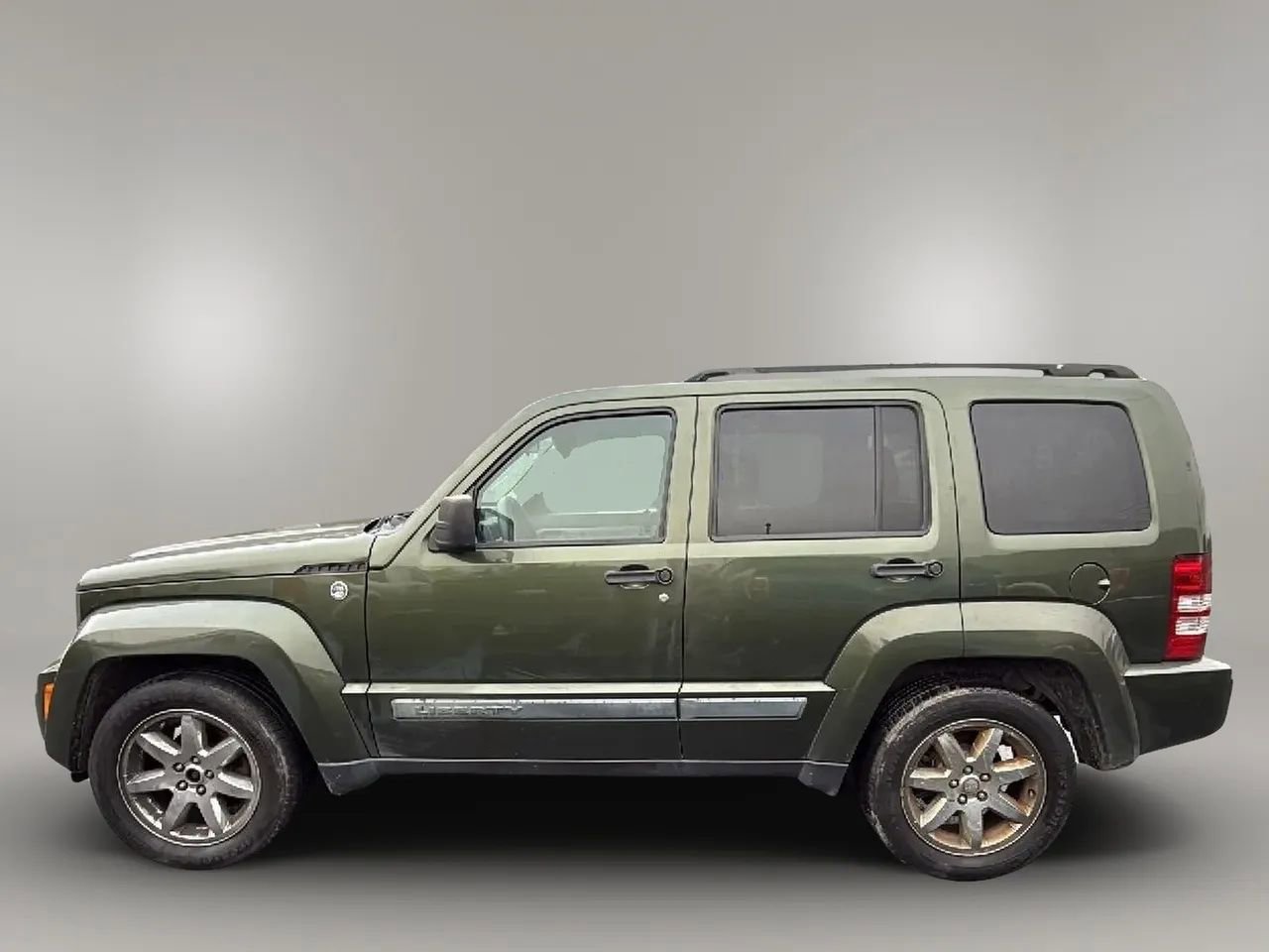 Used 2008 Jeep Liberty Sport w/ Popular Equipment Group image 2