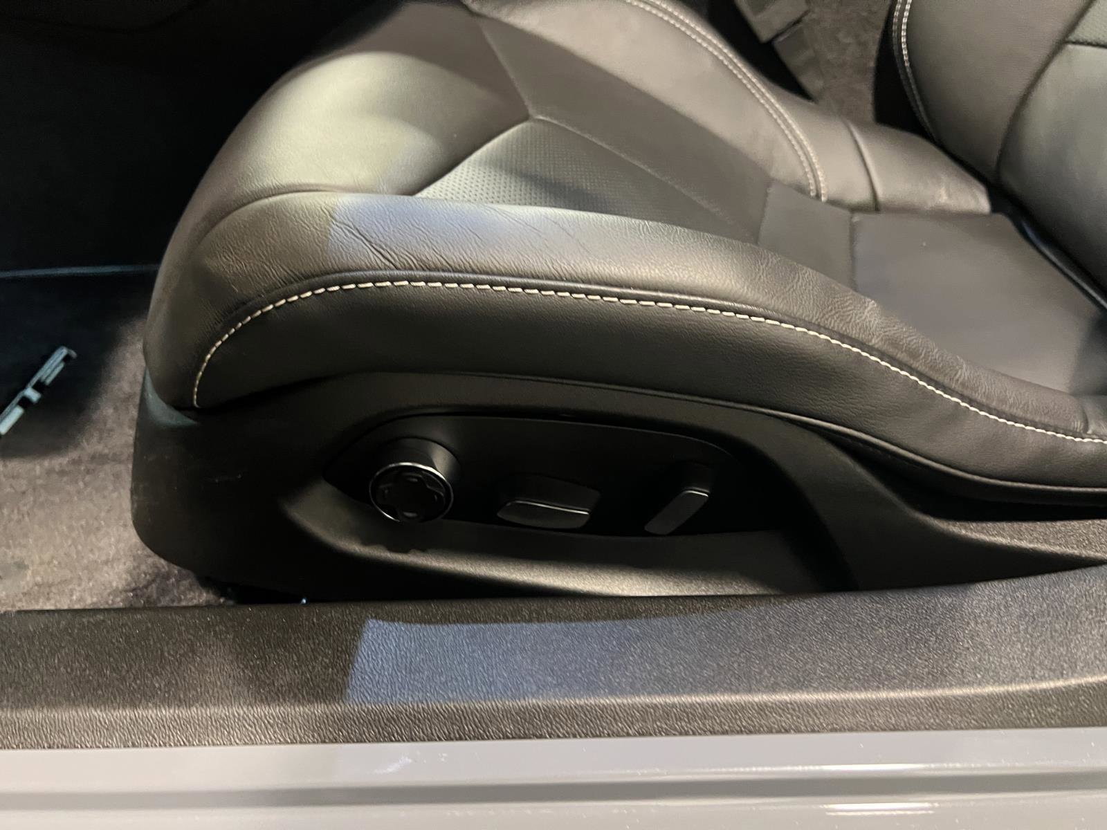 Used 2024 Chevrolet Corvette Z06 w/ Stealth Interior Trim Package image 25