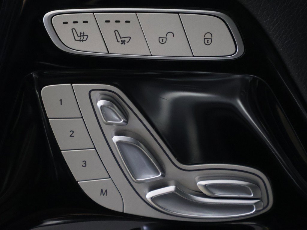 Used 2019 Mercedes-Benz G 63 AMG G 63 AMG w/ Seat Comfort Package image 38