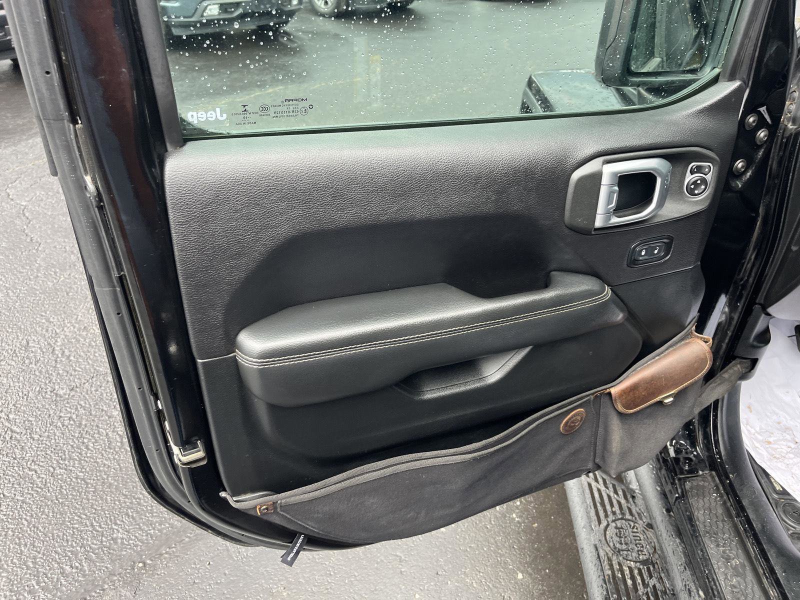 Used 2019 Jeep Wrangler Unlimited Sahara w/ Safety Group image 18
