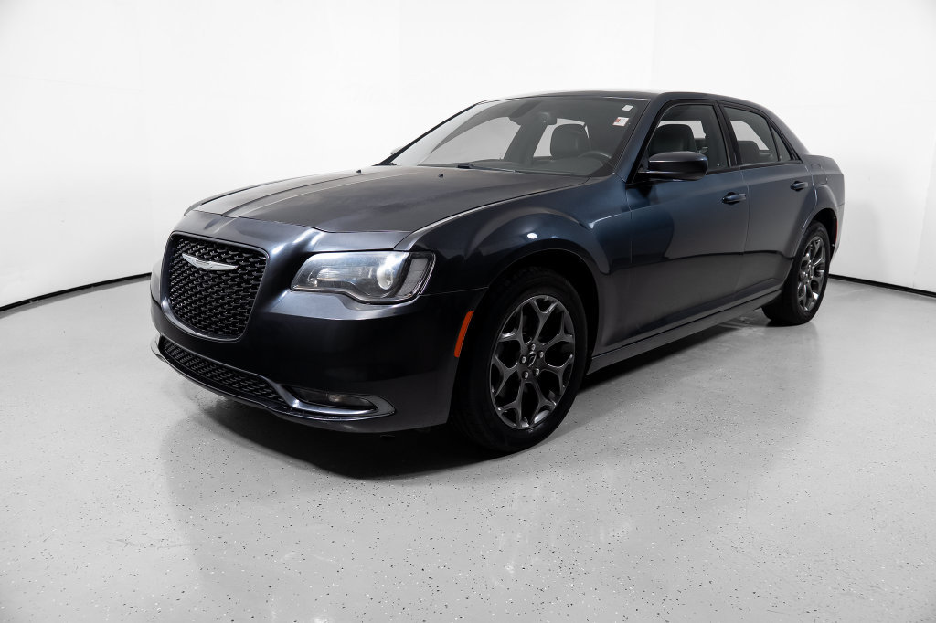 Used 2015 Chrysler 300 S AWD/4WD image 16