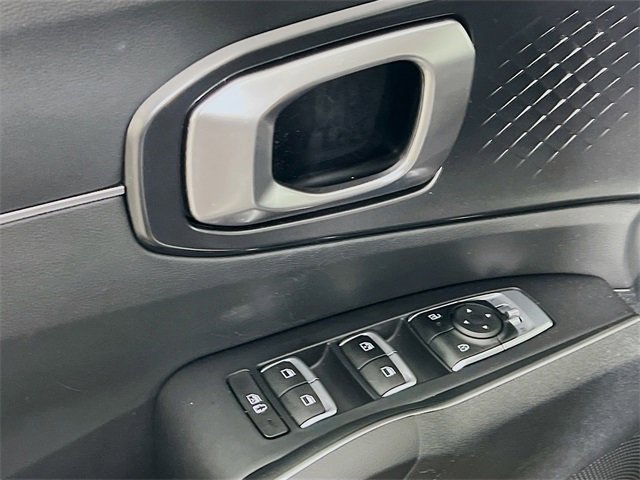 Used 2024 Kia Sorento S image 9