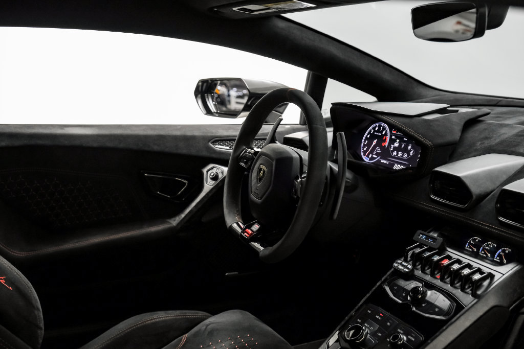 Used 2018 Lamborghini Huracan Performante AWD/4WD image 20