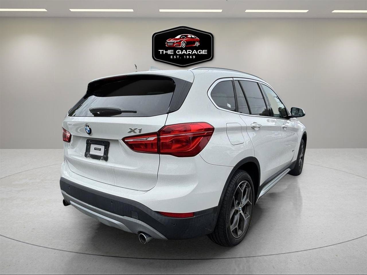 Used 2016 BMW X1 xDrive28i AWD/4WD image 5
