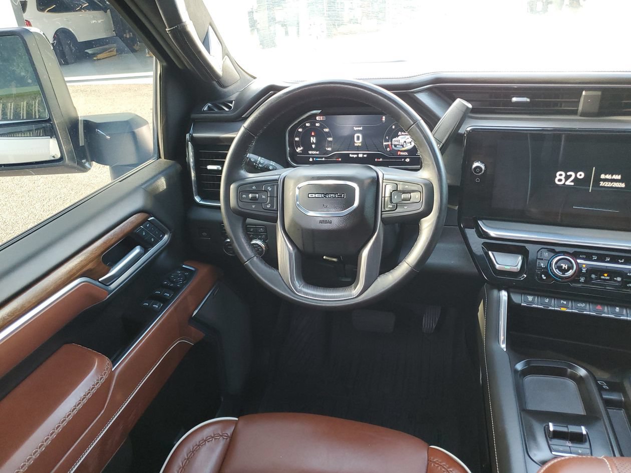 Used 2025 GMC Sierra 3500 Denali Ultimate AWD/4WD image 13