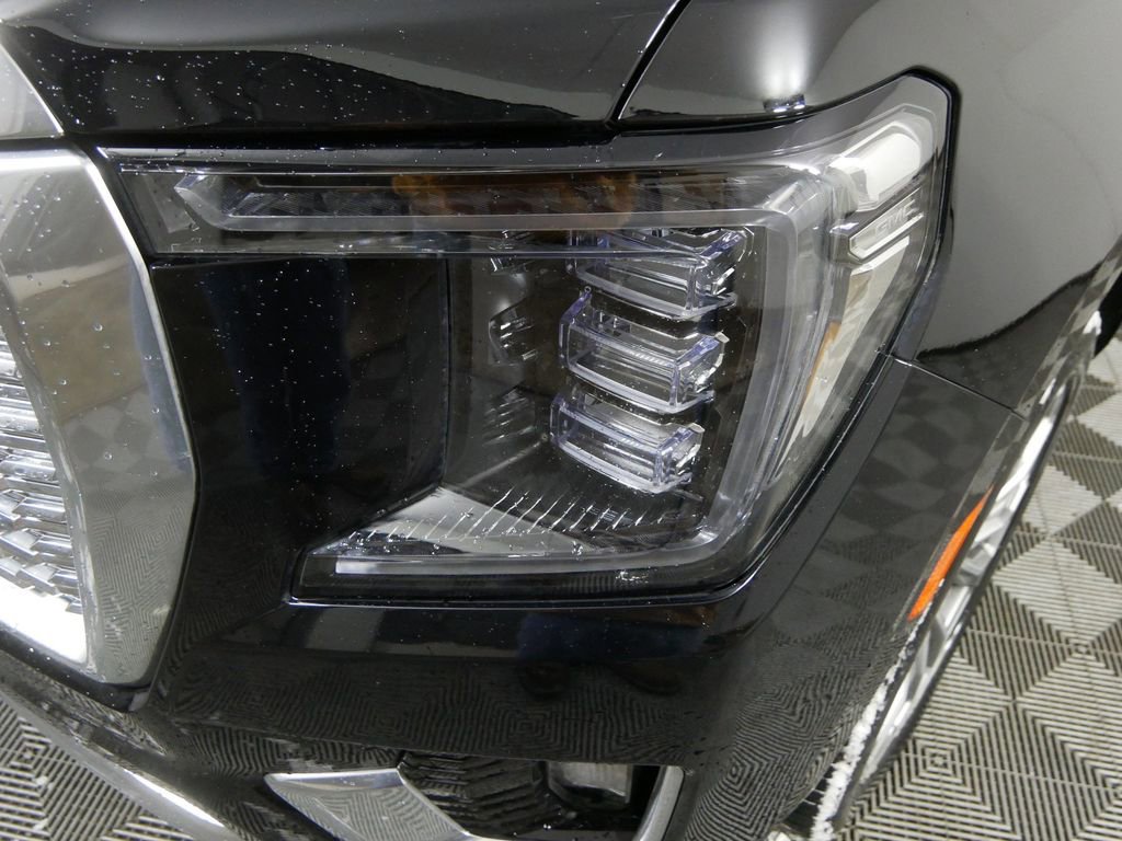 Used 2021 GMC Yukon Denali w/ Denali Ultimate Package image 9