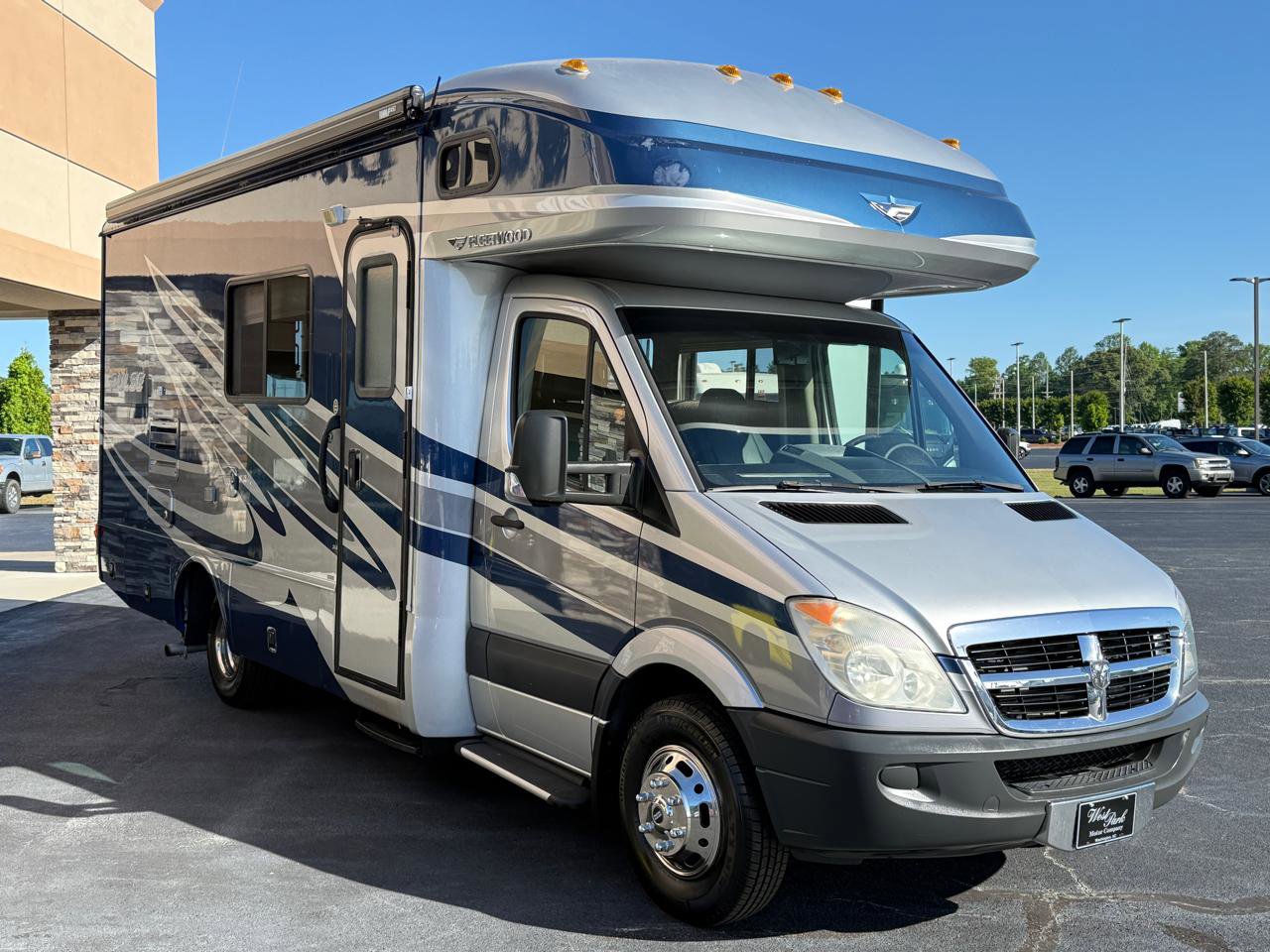 Used 2008 Dodge Sprinter 3500 RWD image 6