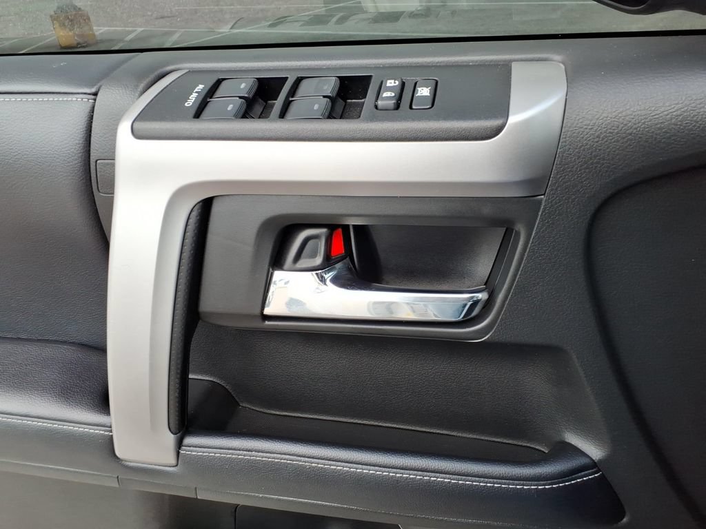 Used 2019 Toyota 4Runner SR5 Premium AWD/4WD image 36