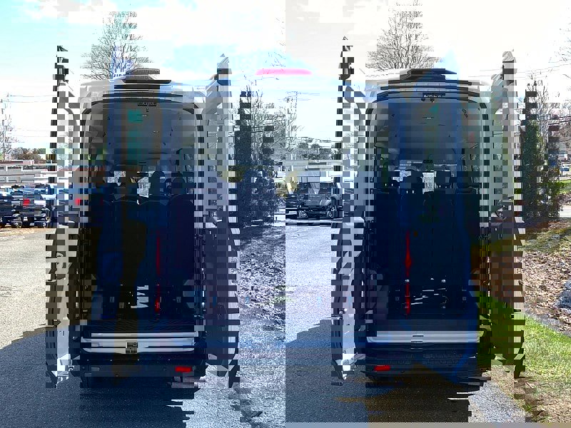 Used 2023 Ford Transit 350 XLT image 10