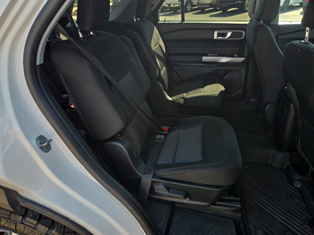 Used 2024 Ford Explorer XLT RWD image 14