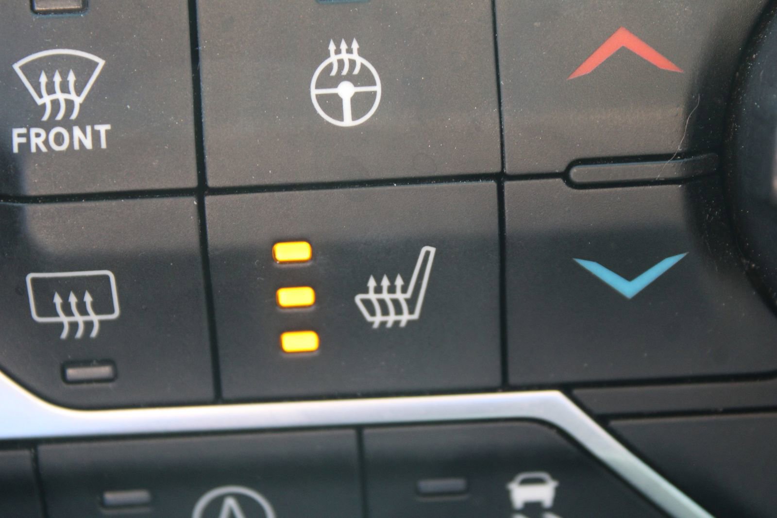 Used 2022 Jeep Wrangler Unlimited Sahara w/ Cold Weather Group image 39