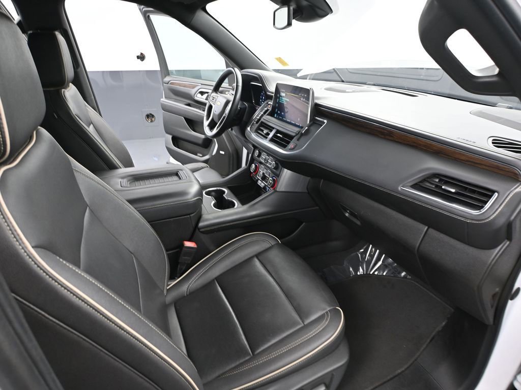 Used 2023 Chevrolet Suburban Premier image 60