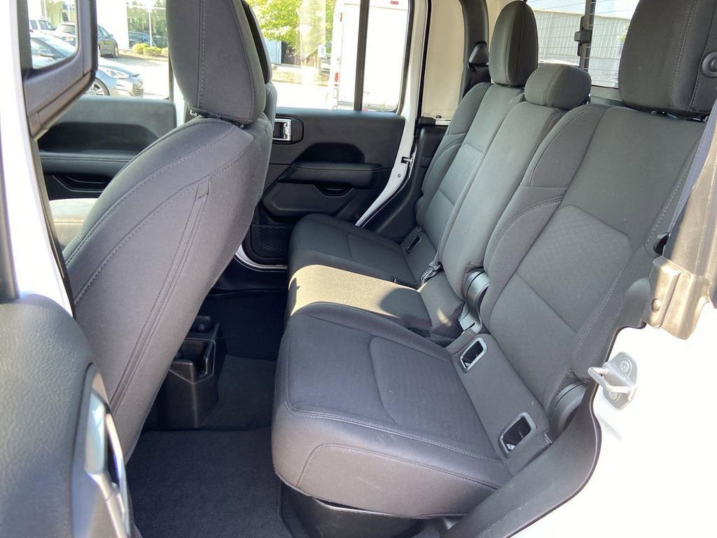 Used 2023 Jeep Gladiator Overland image 24