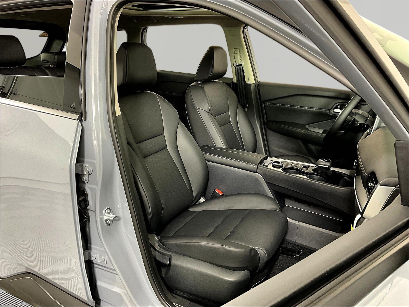 New 2026 Nissan Rogue Dark Armor AWD/4WD image 19
