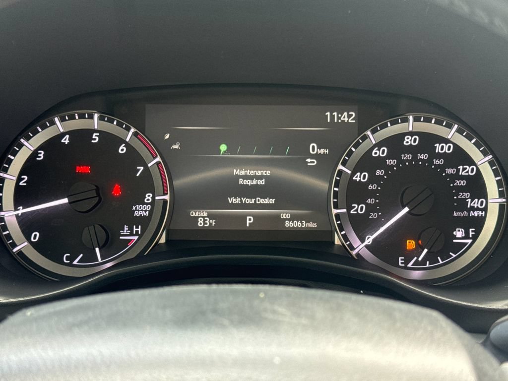 Used 2023 Toyota Highlander XLE FWD image 24