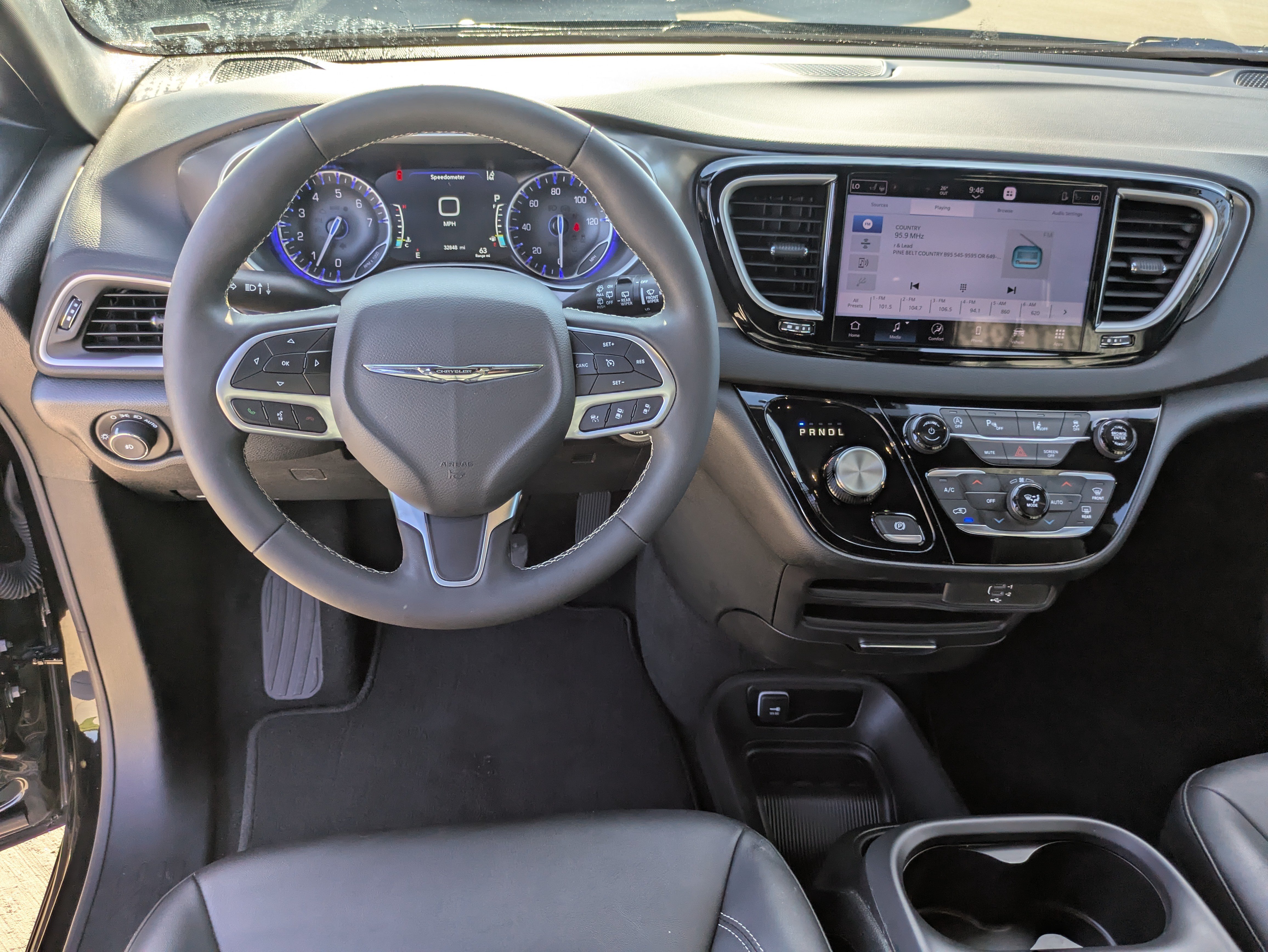 Used 2026 Chrysler Pacifica Select FWD image 9