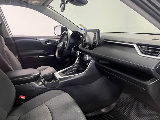 Used 2020 Toyota RAV4 XLE w/ Convenience Package image 11
