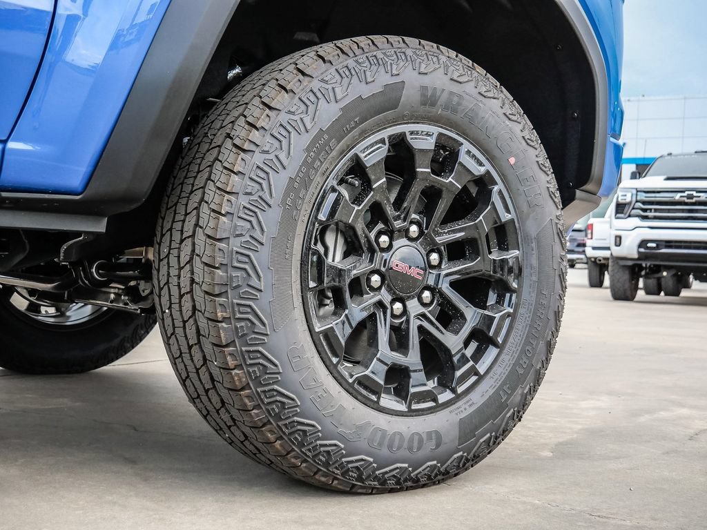 New 2026 GMC Canyon Elevation RWD image 9