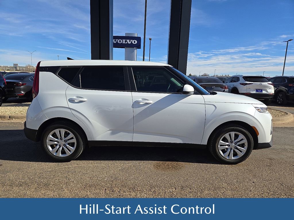 Used 2022 Kia Soul LX image 7