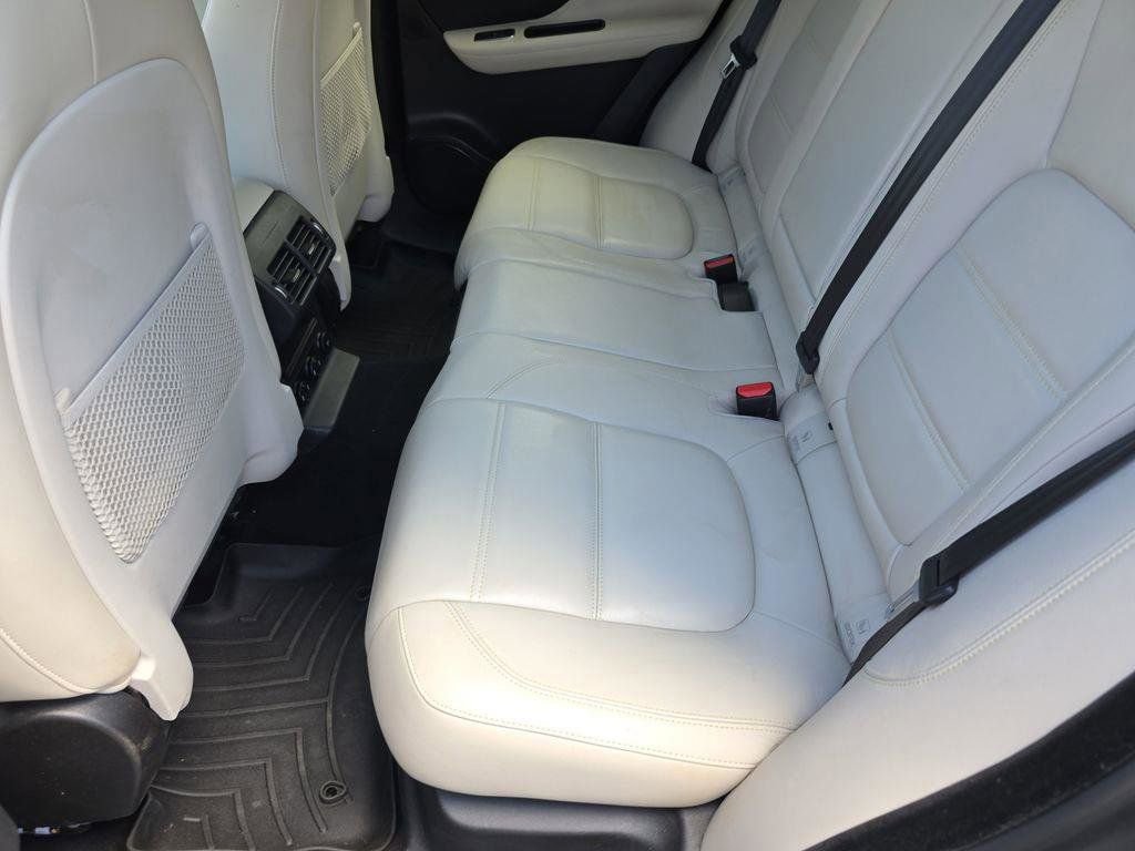 Used 2020 Jaguar F-PACE Prestige image 15