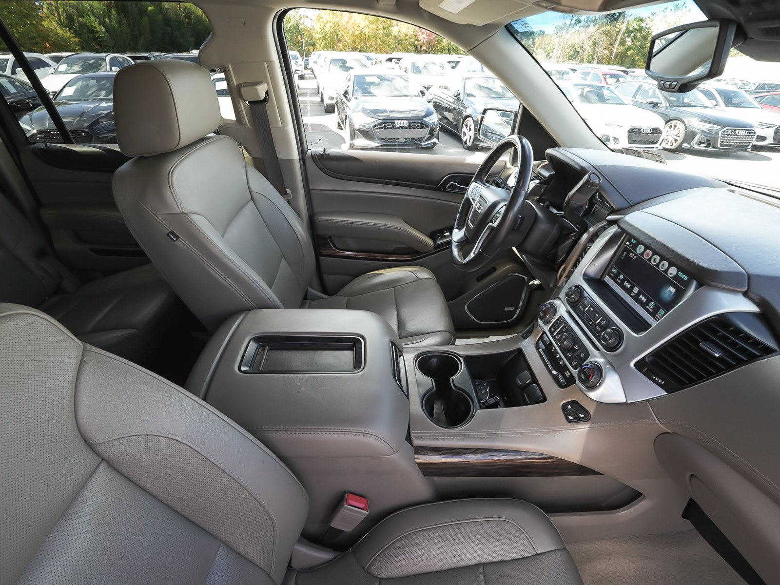 Used 2018 GMC Yukon XL SLT w/ Premium Edition AWD/4WD image 47
