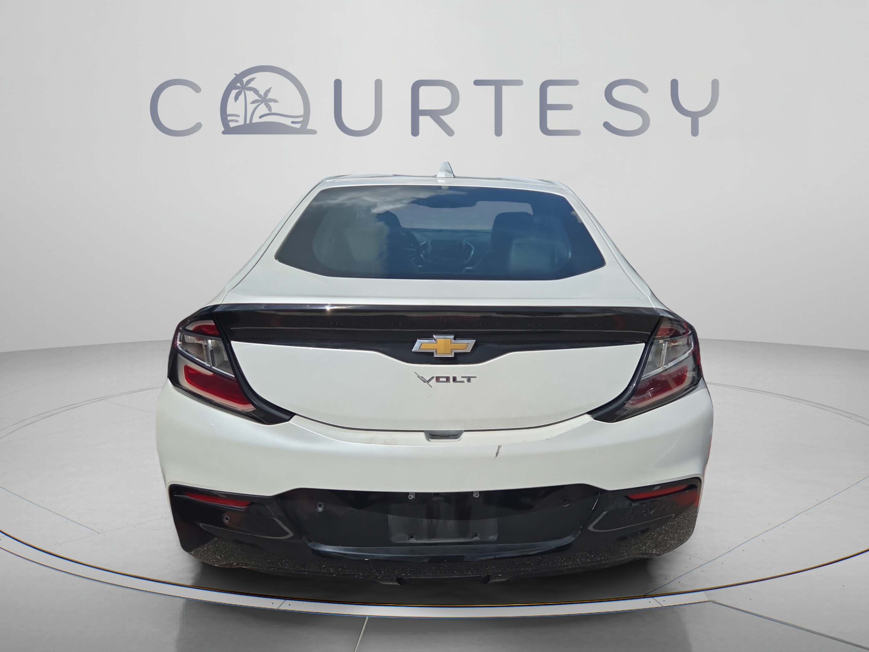 Used 2017 Chevrolet Volt Premier w/ Driver Confidence II Package FWD image 2